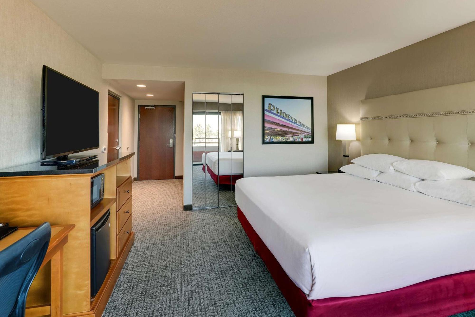 Drury Inn & Suites Phoenix Airport Exterior foto