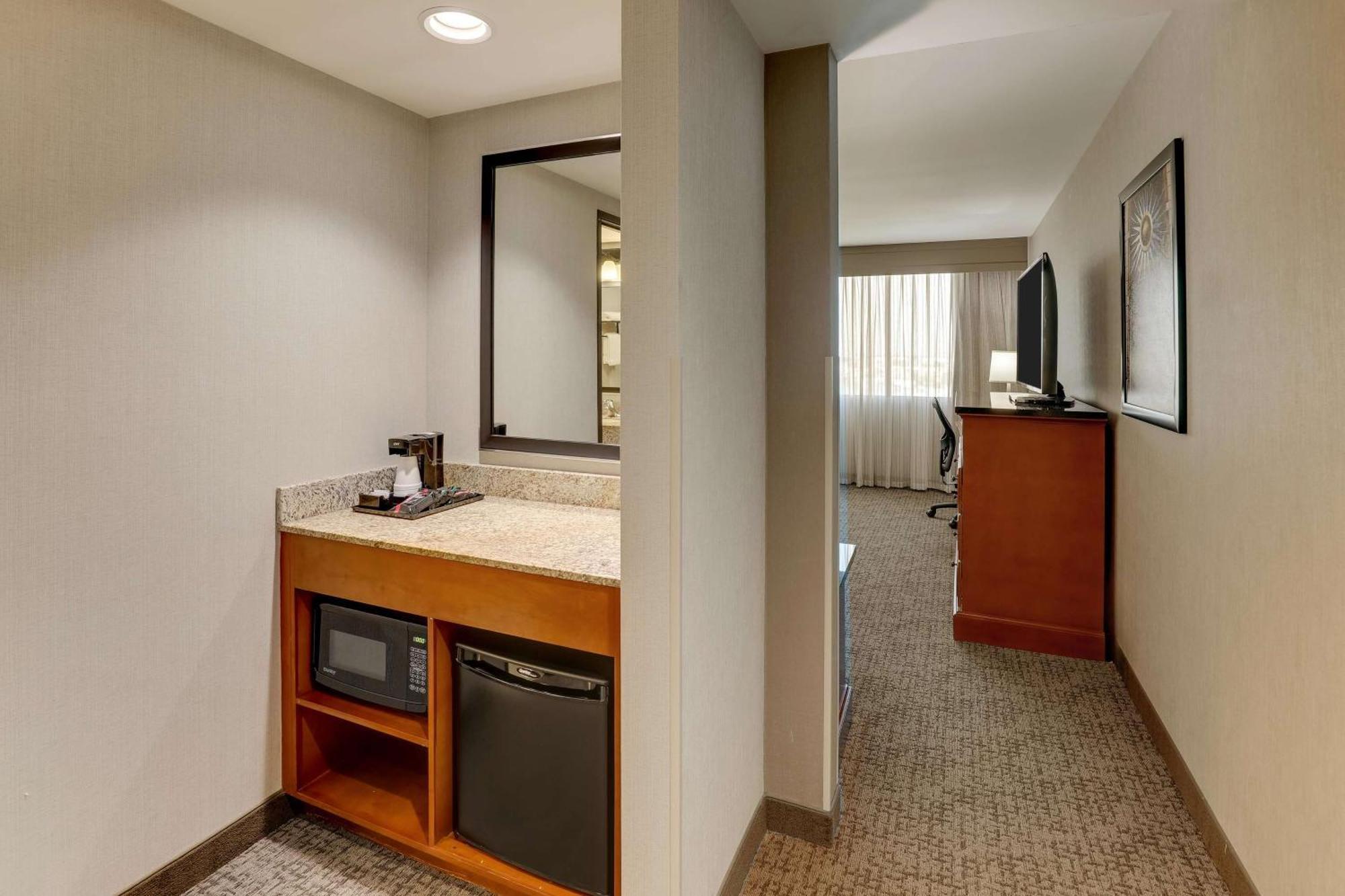 Drury Inn & Suites Phoenix Airport Exterior foto