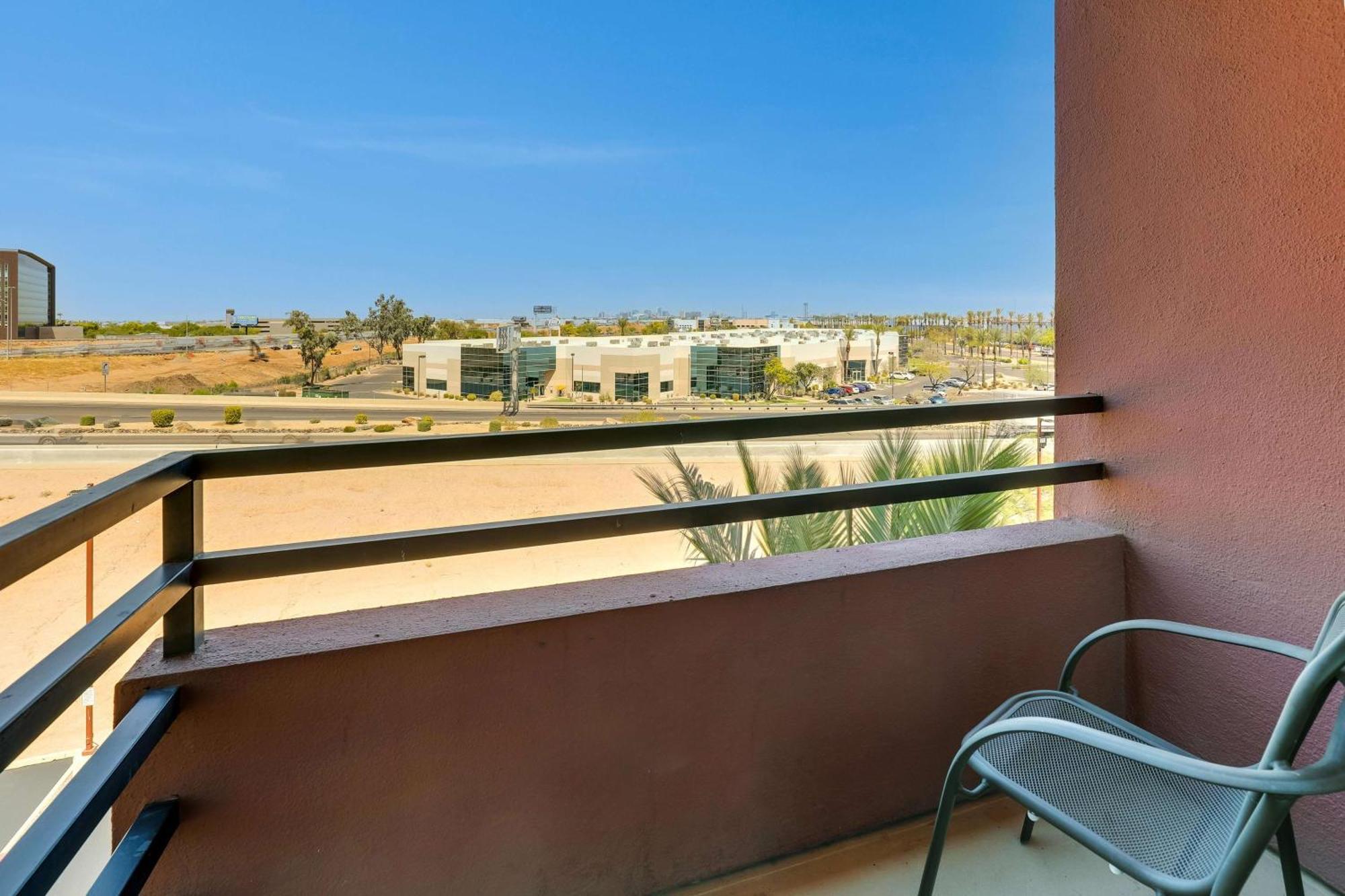 Drury Inn & Suites Phoenix Airport Exterior foto