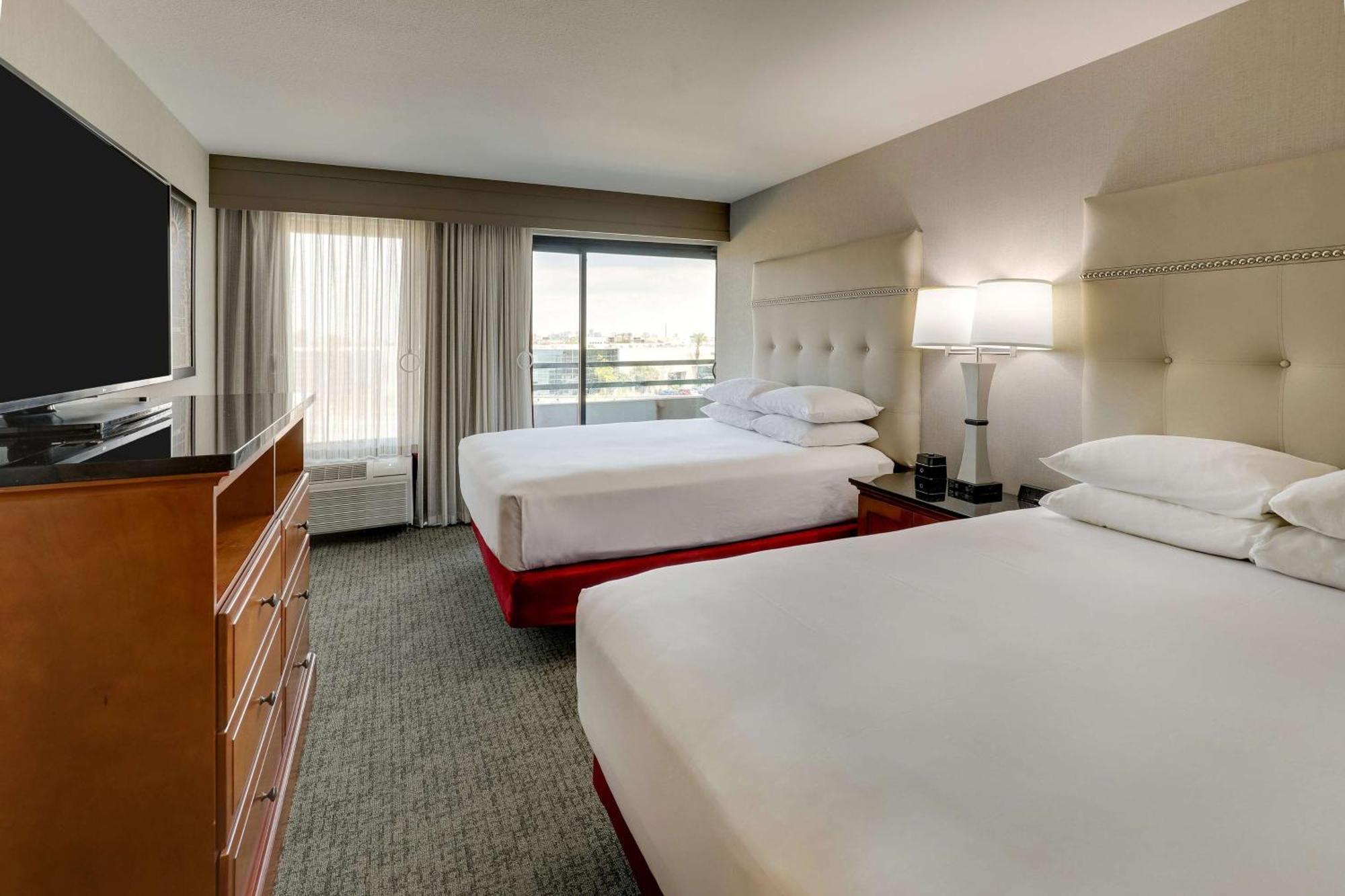 Drury Inn & Suites Phoenix Airport Exterior foto