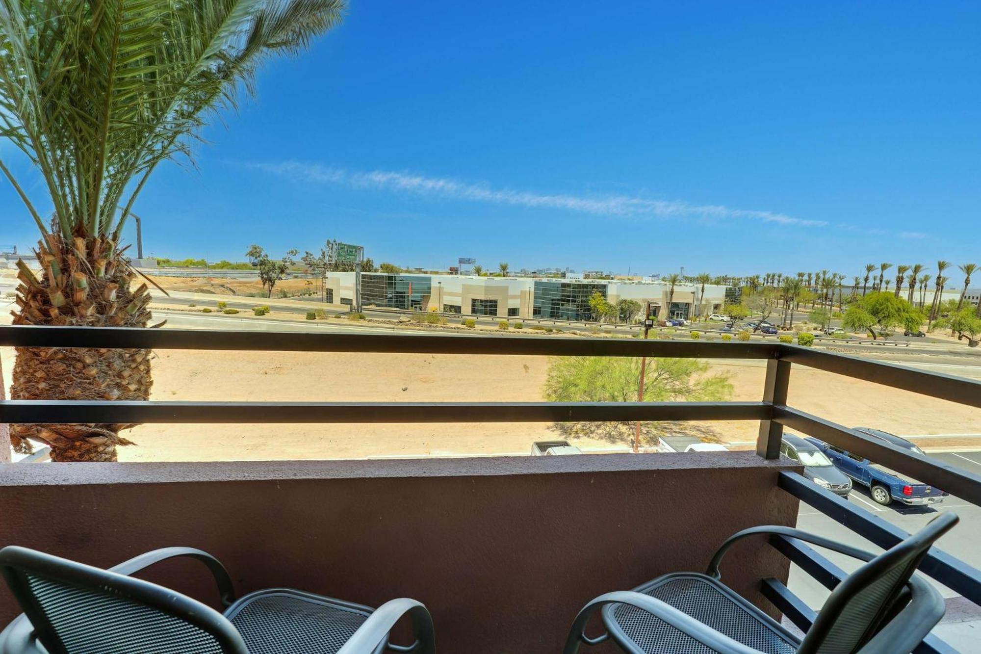 Drury Inn & Suites Phoenix Airport Exterior foto