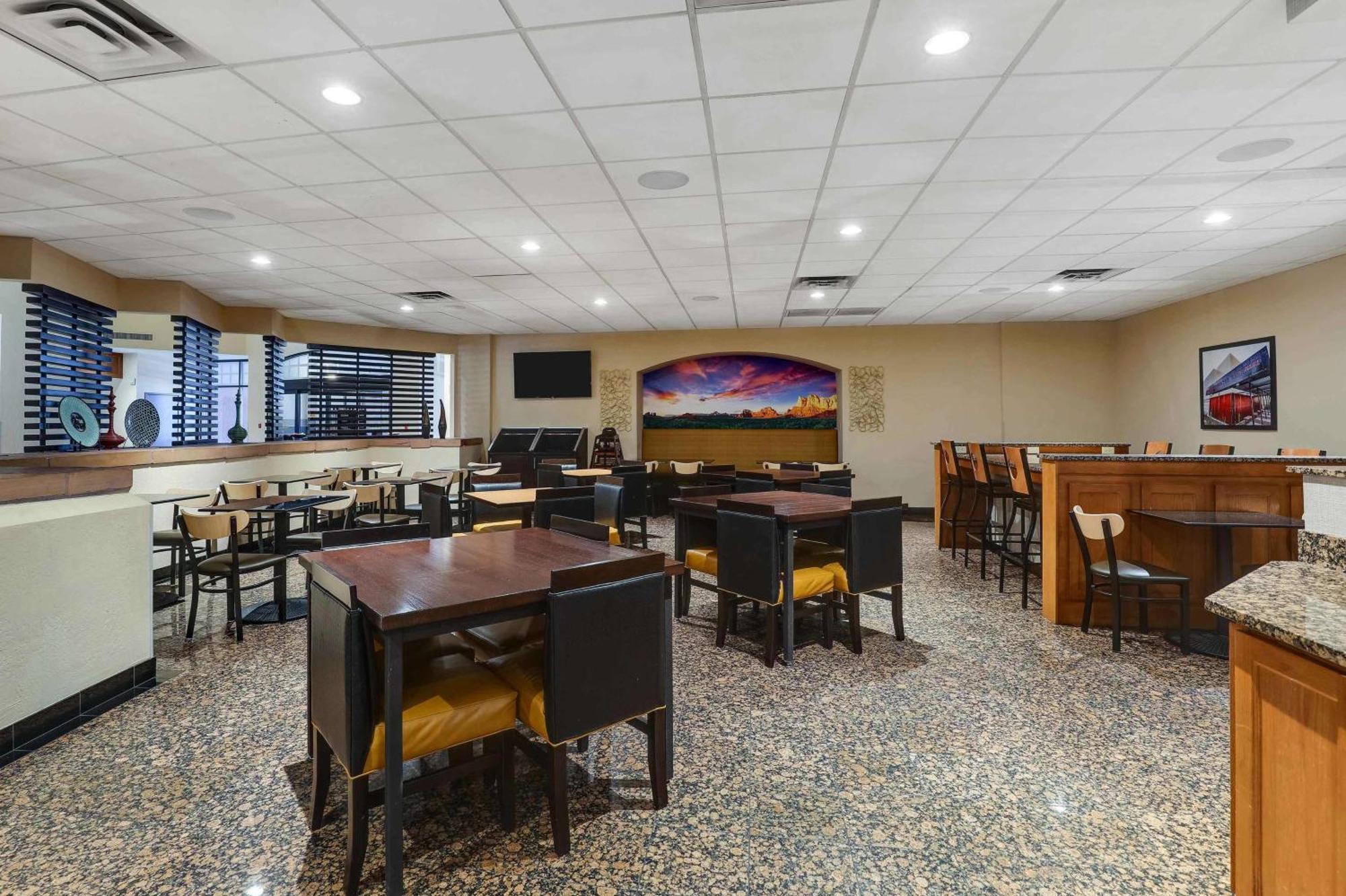 Drury Inn & Suites Phoenix Airport Exterior foto